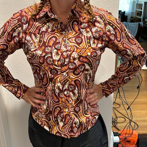Amazing pasley pattern western style snap shirt - Picture 2 of 3
